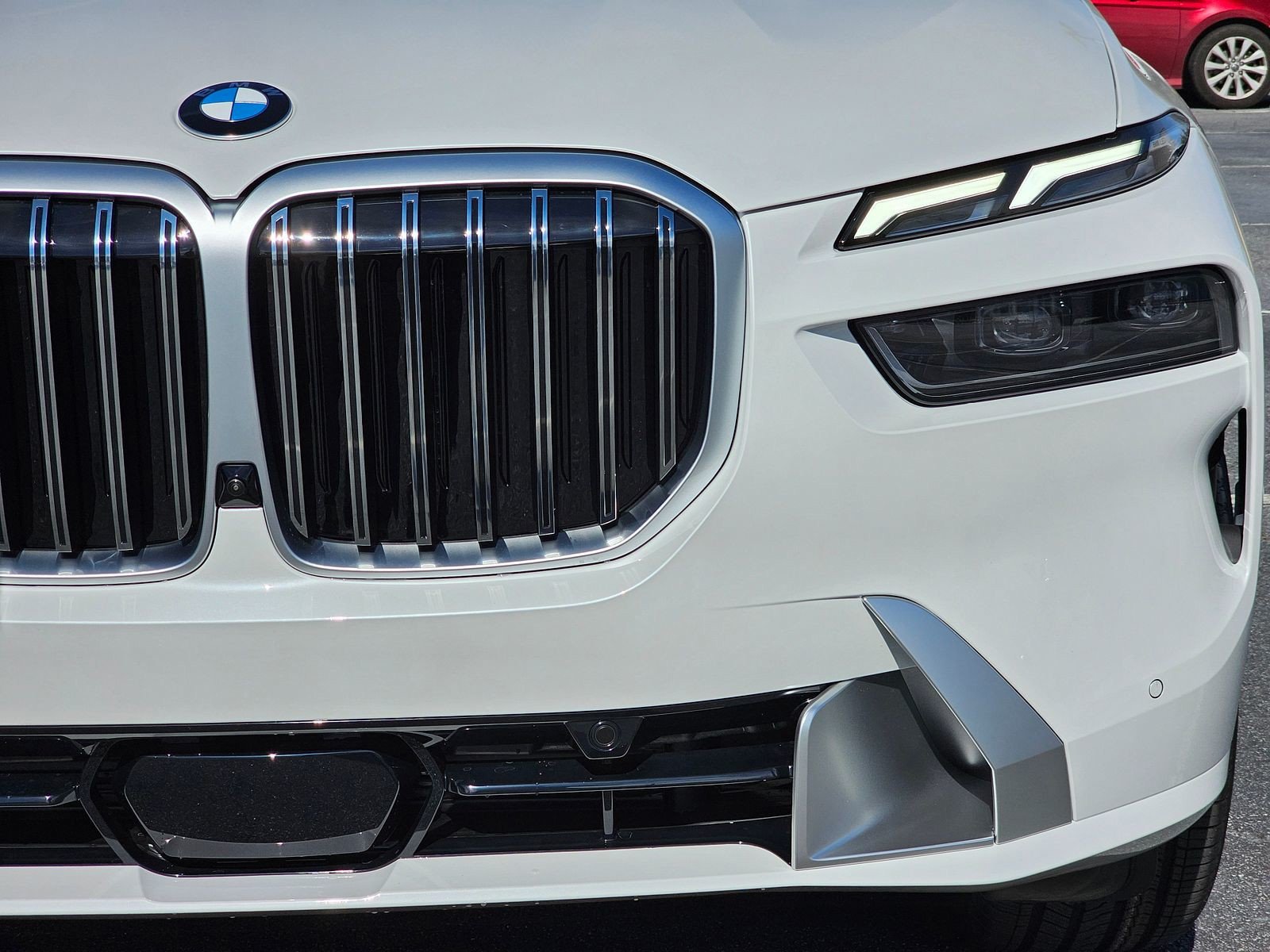Used 2026 Mineral White Metallic BMW xDrive40i image 9