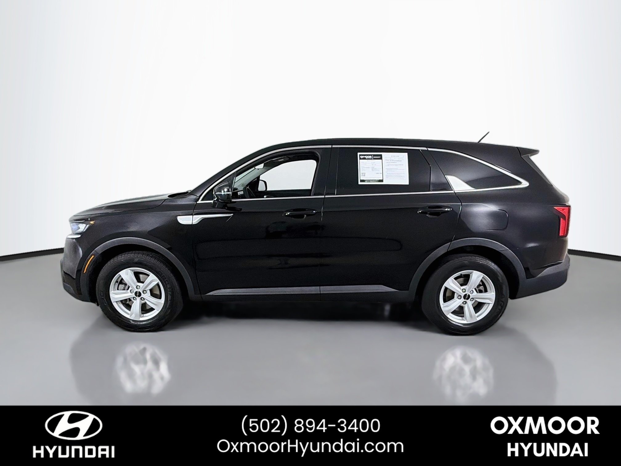 Used 2022 Ebony Black Kia LX image 4
