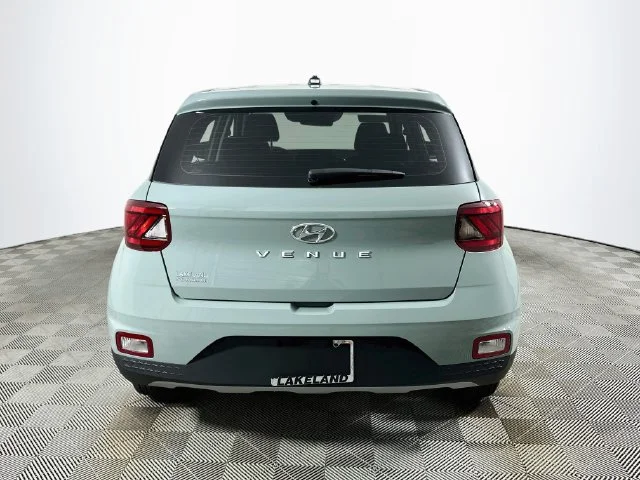 New 2026 Green Hyundai SE image 4