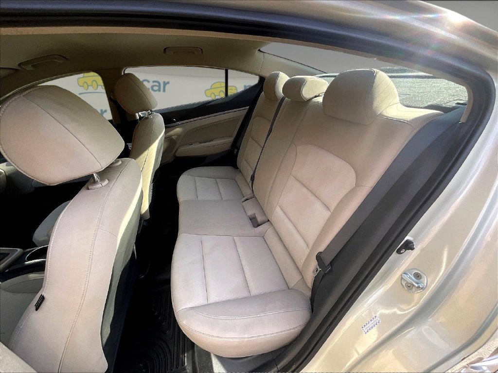 Used 2017 Beige Hyundai SE image 25
