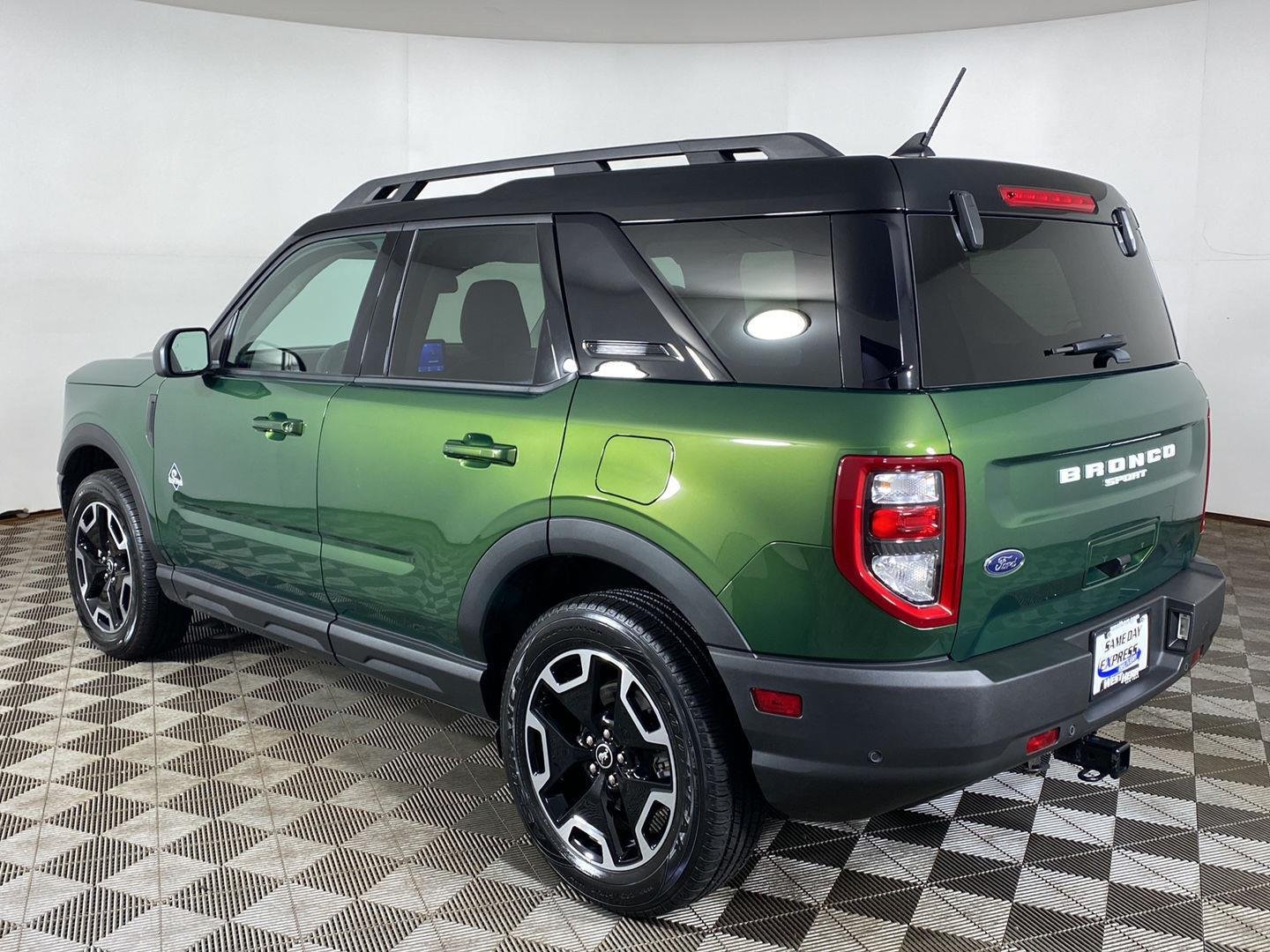 Used 2024 Eruption Green Ford Outer Banks image 29