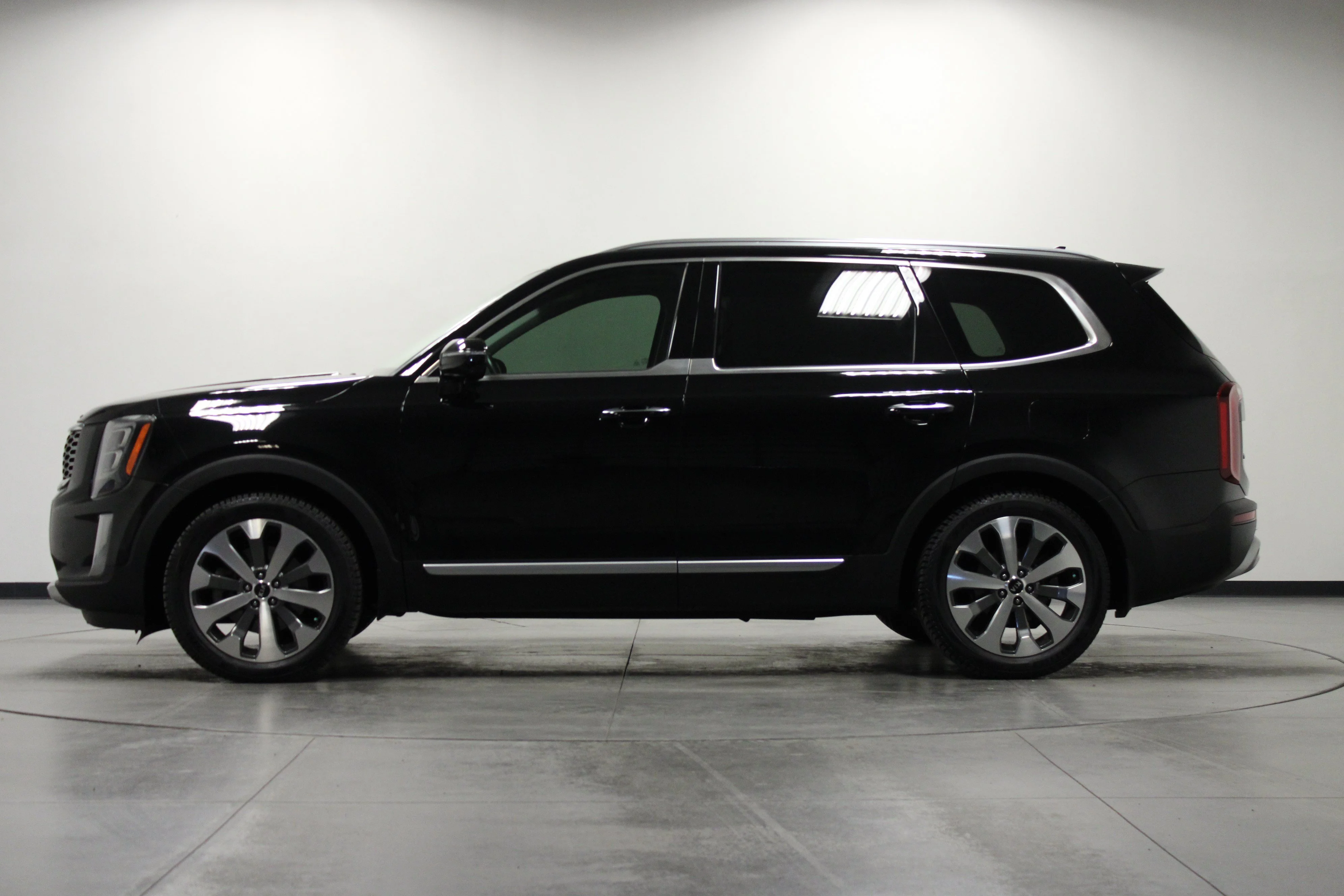 Used 2020 Ebony Black Kia SX image 7