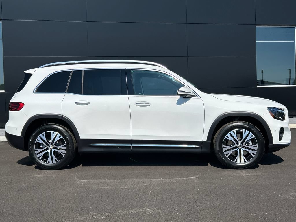 New 2026 Polar White Mercedes-Benz GLB 250 image 45