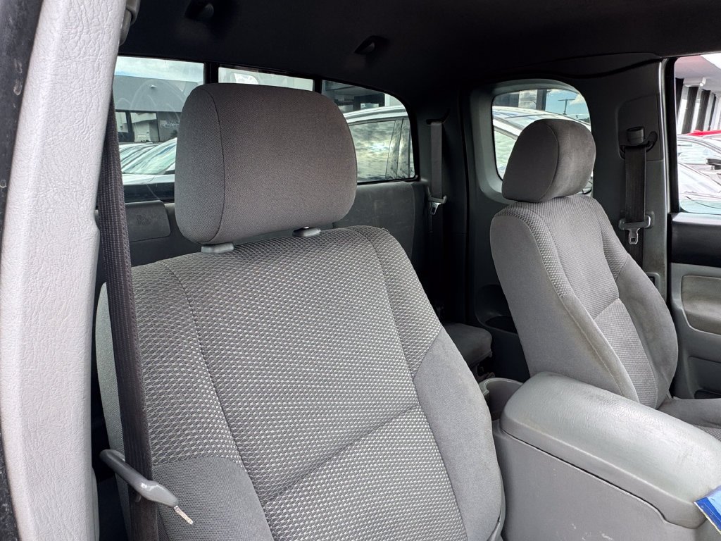 Used 2008 Silver Toyota Base image 4