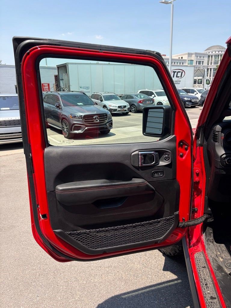Used 2025 Firecracker Red Clearcoat Jeep Rubicon X image 17