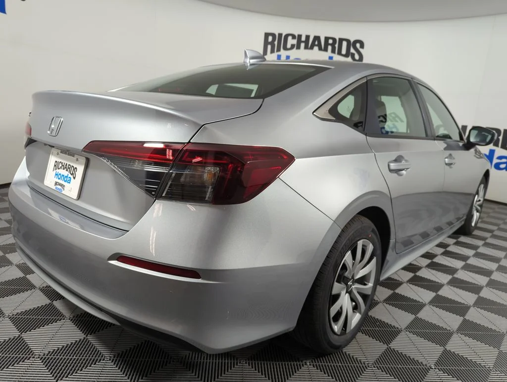 New 2026 Solar Silver Metallic Honda LX image 5