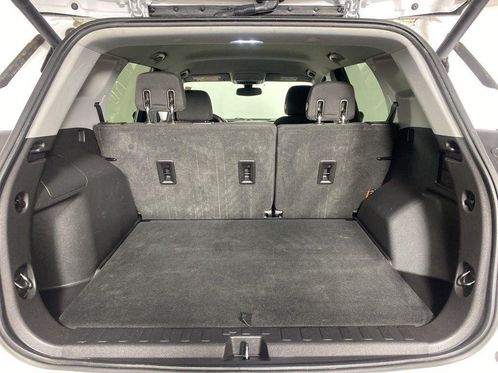 Used 2019 Summit White GMC SLE image 26