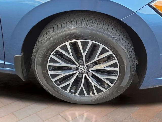 Used 2019 Blue Volkswagen SEL image 24