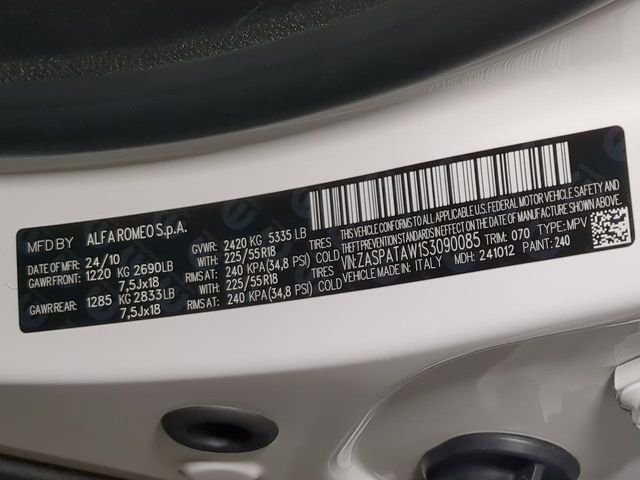 New 2025 Milano White Exterior Paint Alfa Romeo Base image 30