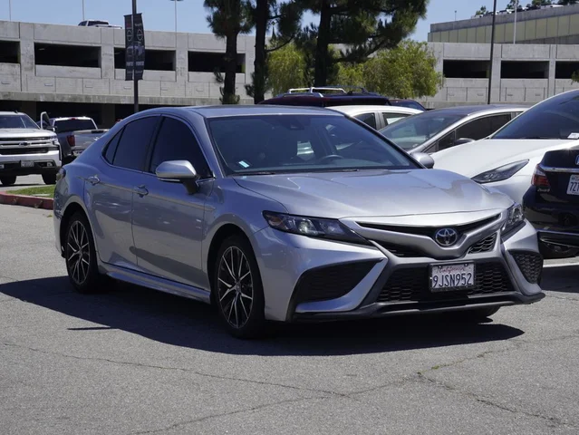 2024 Toyota Camry SE