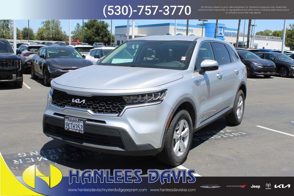 Used 2022 Silver Kia LX image 3