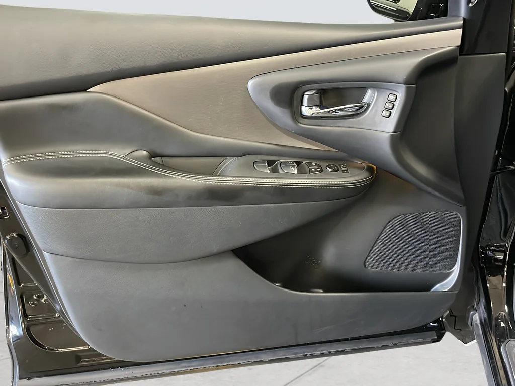 Used 2020 Black Nissan SL image 23