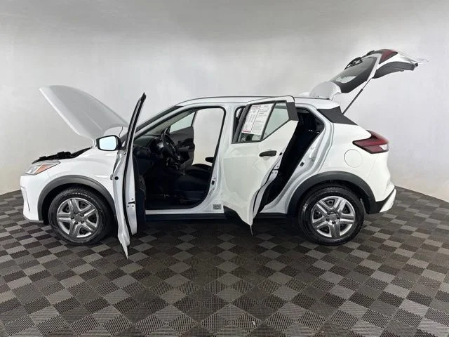 Used 2023 White Nissan S image 9