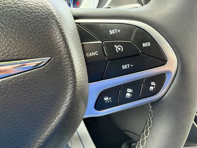 Used 2026 Silver Chrysler Select image 33