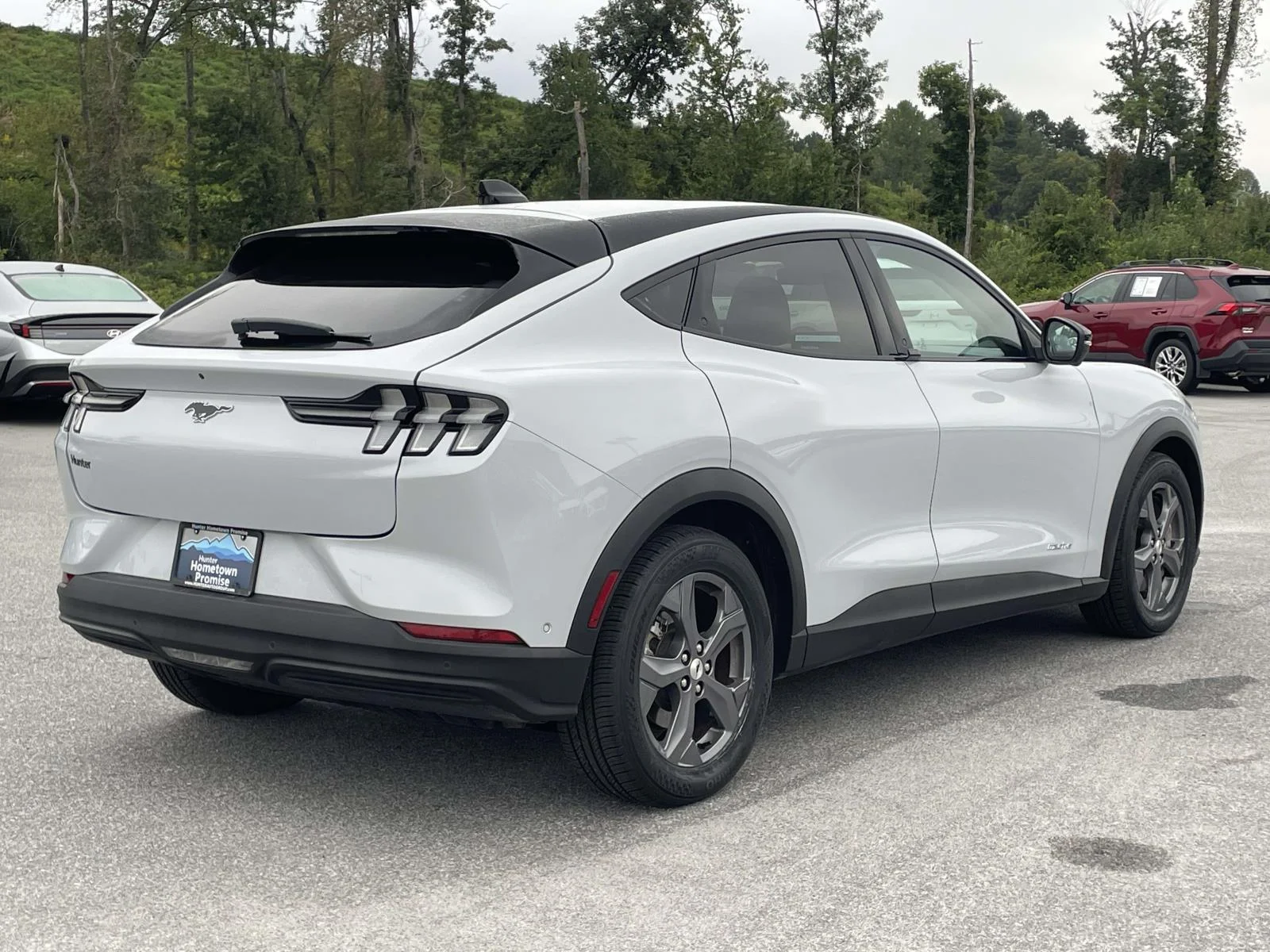 Used 2023 Space White Metallic Ford Select image 29