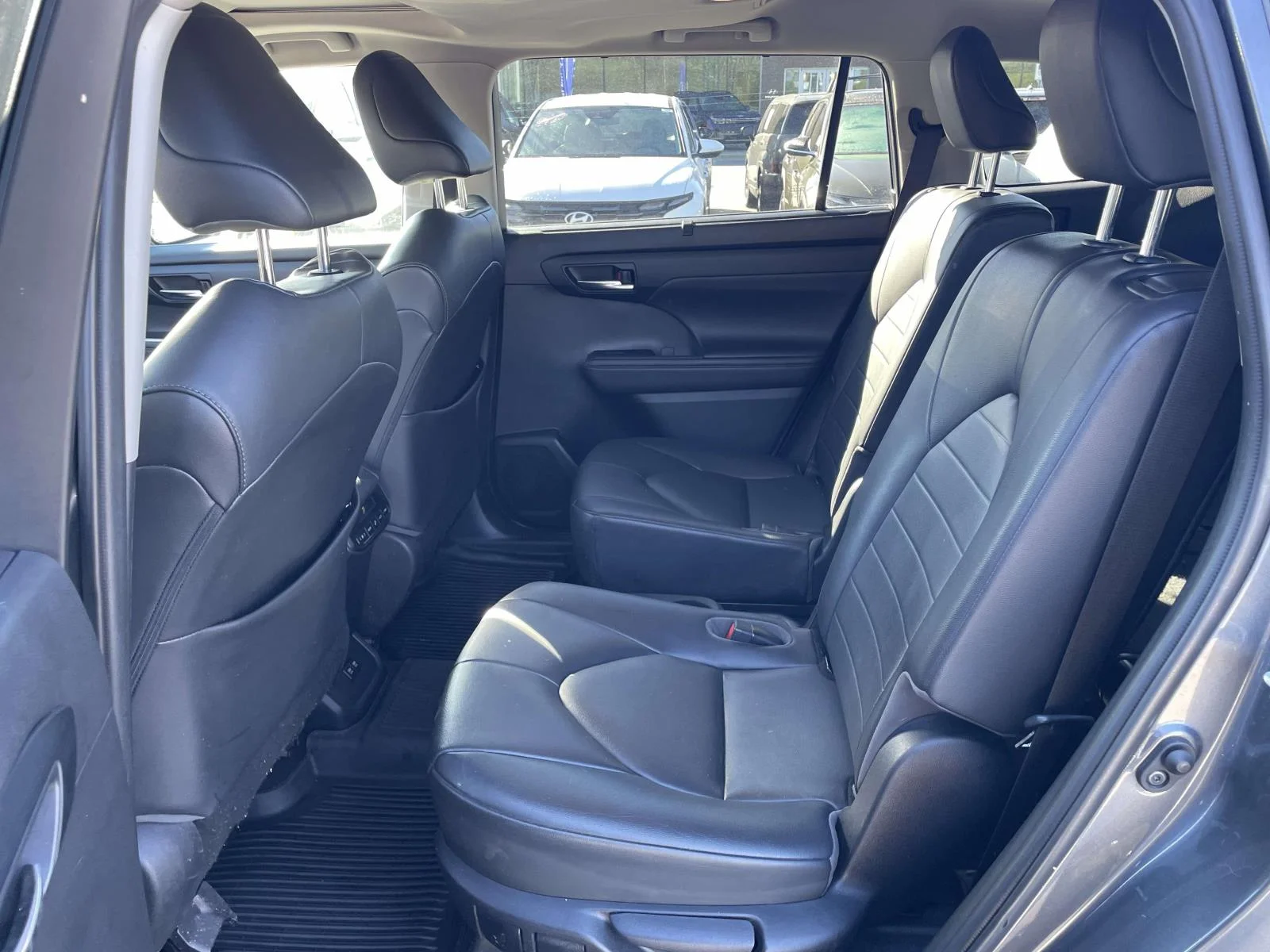 Used 2020 Magnetic Gray Metallic Toyota XLE image 3