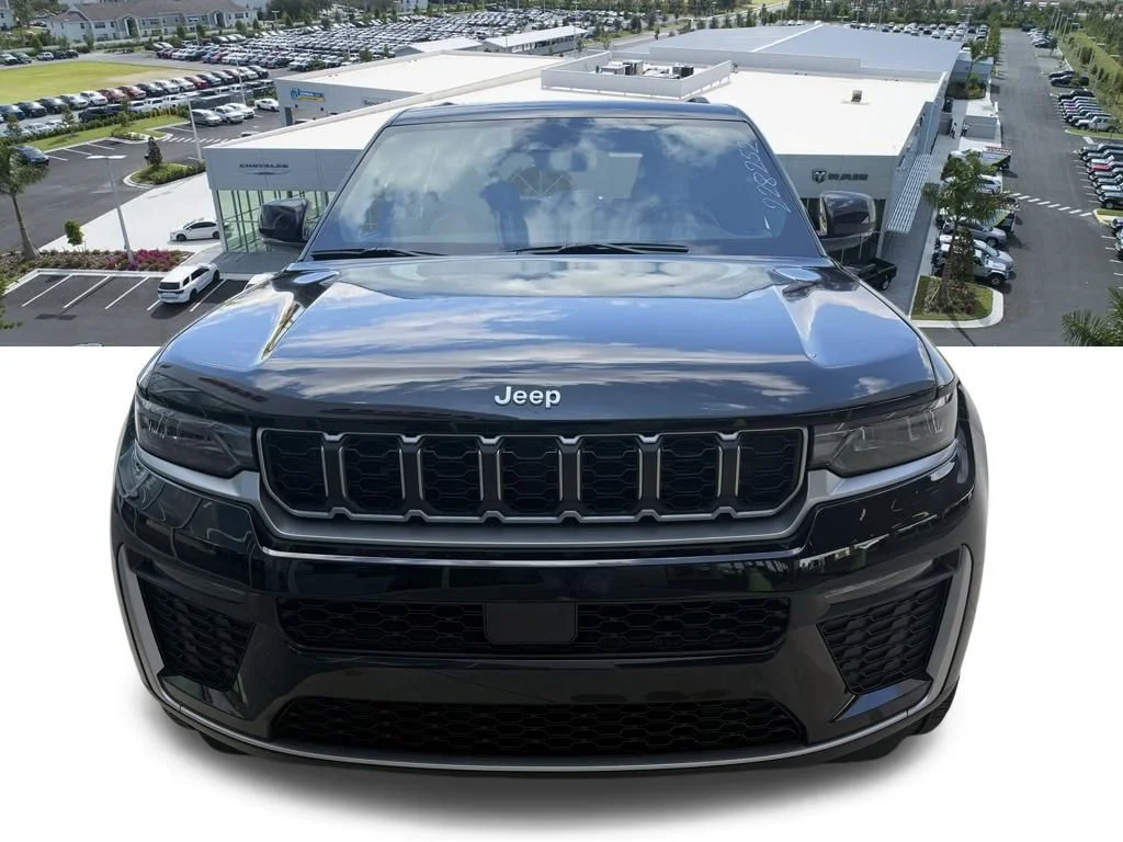 New 2026 Diamond Black Crystal Pearl-Coat Exterior Paint Jeep Limited image 9