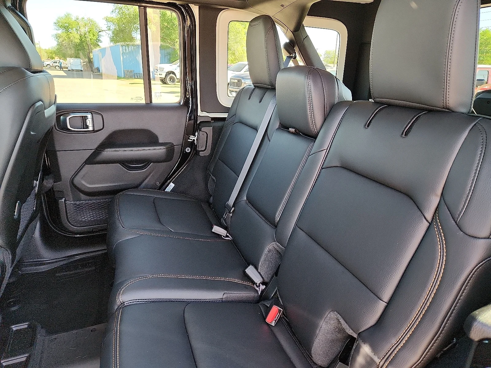 New 2026 PX8 Black Clear Jeep 4-DOOR SAHARA image 9