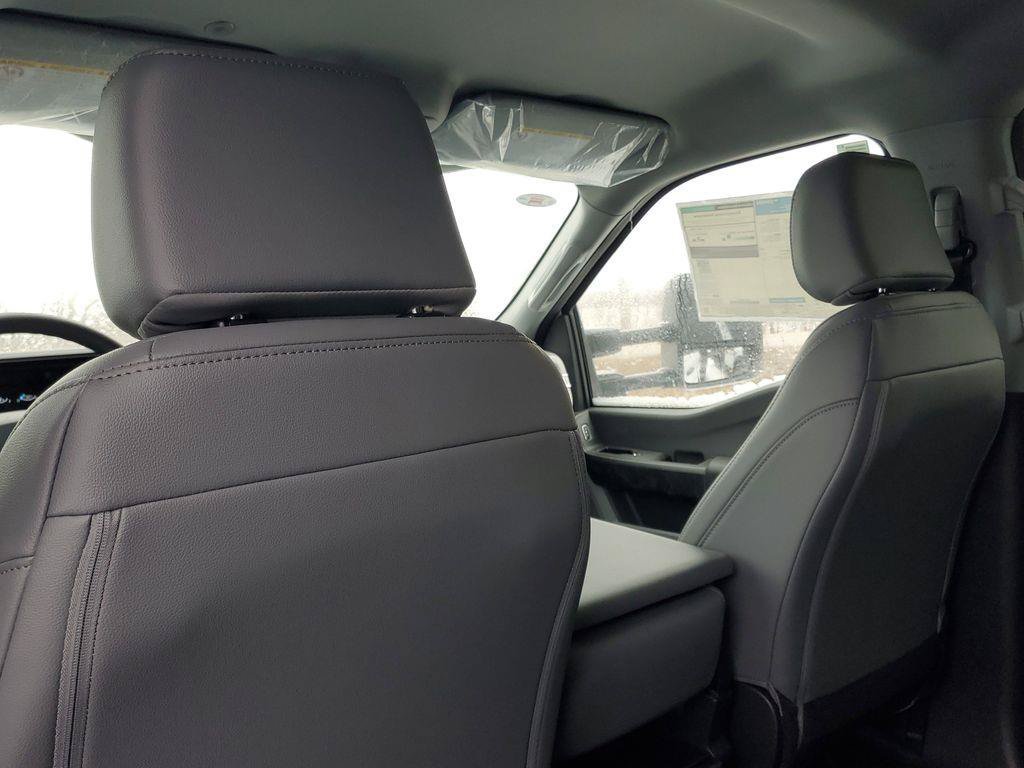 New 2025 Oxford White Ford F-350® XL image 29