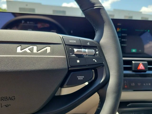 New 2027 Gravity Gray Kia EX image 17
