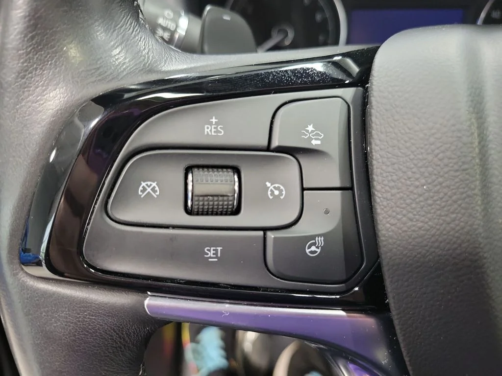 Used 2023 Black Buick Essence image 40