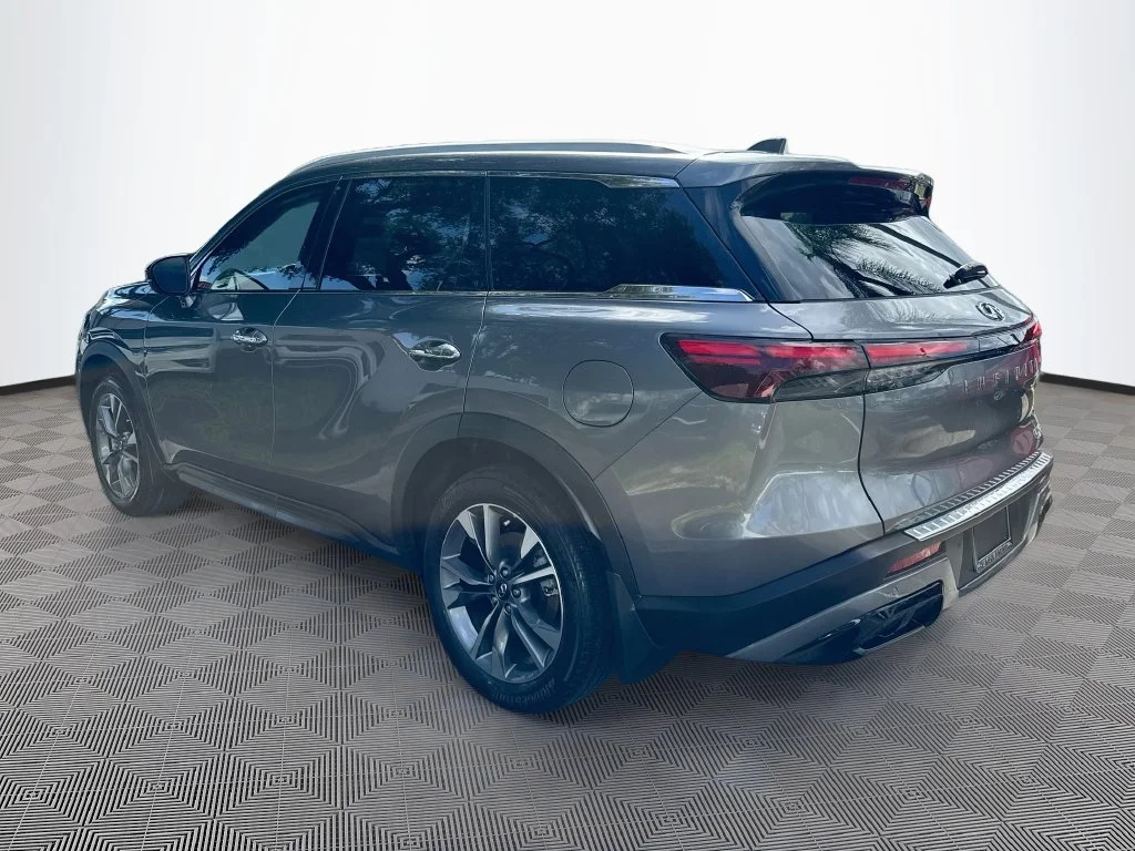 Certified Used 2023 Gray INFINITI LUXE image 8