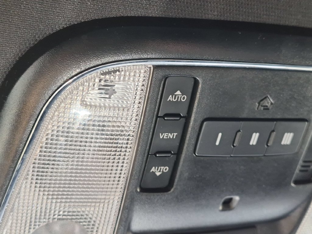 Used 2020 Gray Jeep Limited image 21