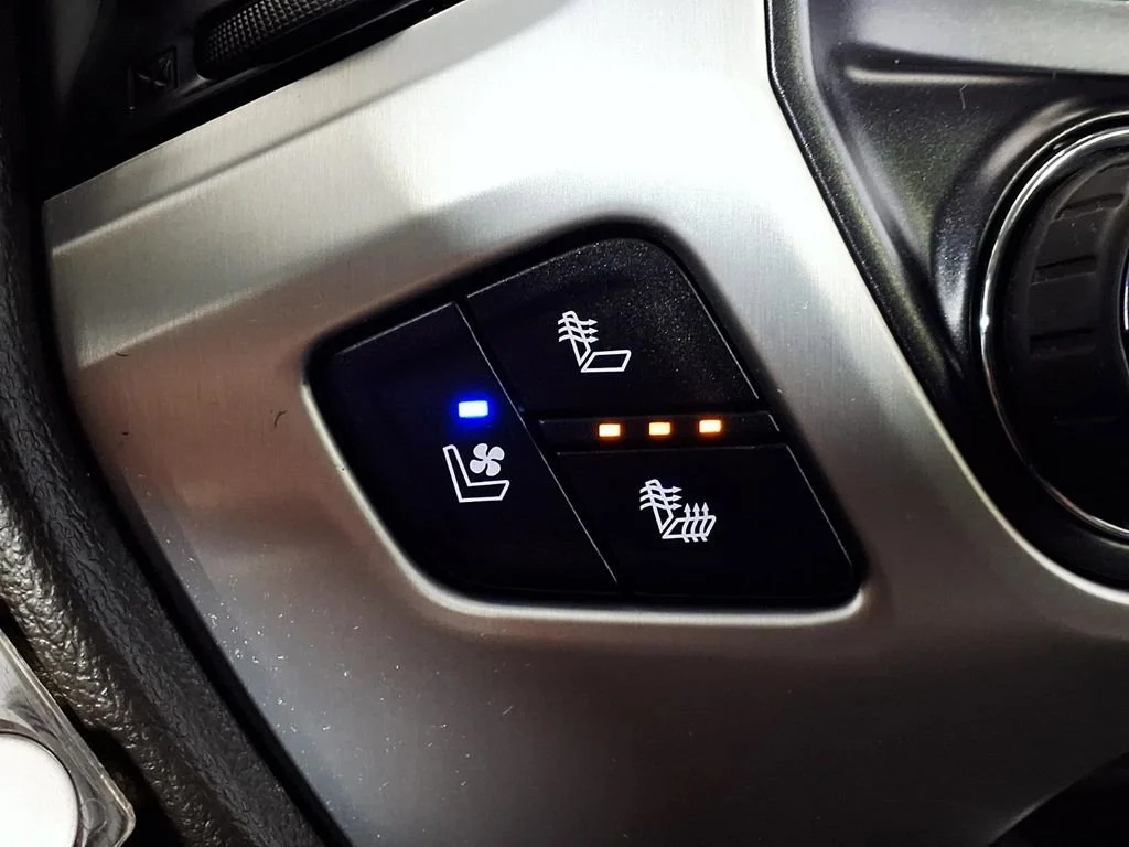Used 2018 QUICKSILVER METALLIC GMC SLT image 16