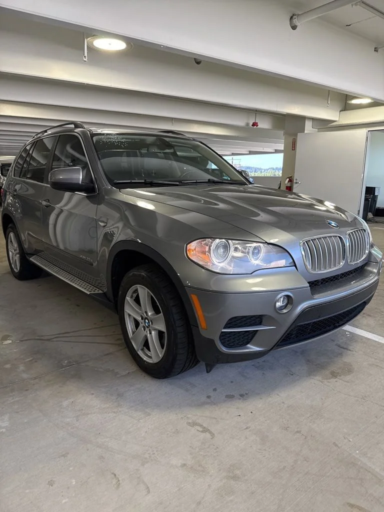 Used 2013 Space Gray Metallic BMW xDrive35d image 3