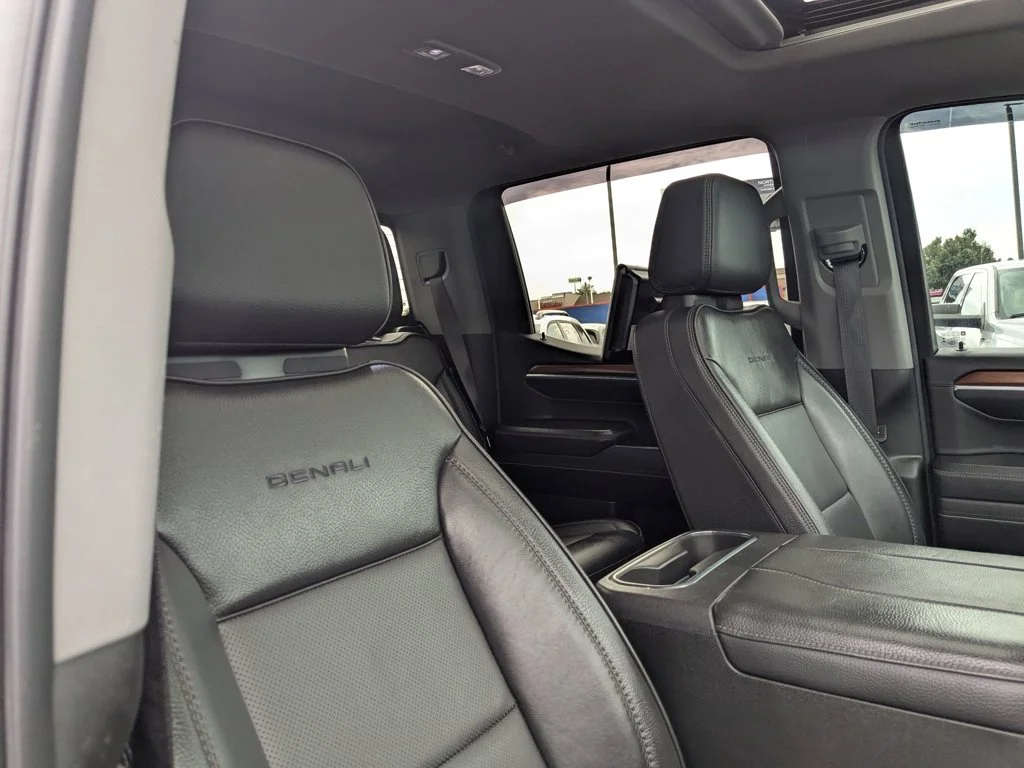 Used 2023 Onyx Black GMC Denali image 31