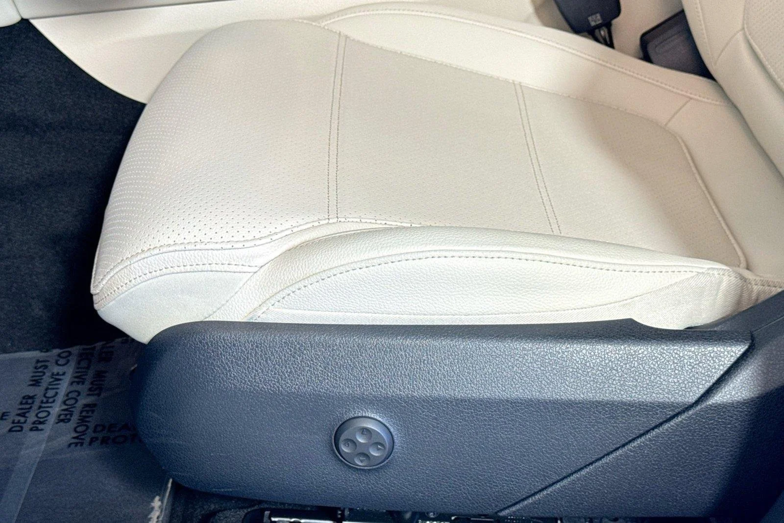 Used 2026 Polar White Mercedes-Benz GLC 300 image 18