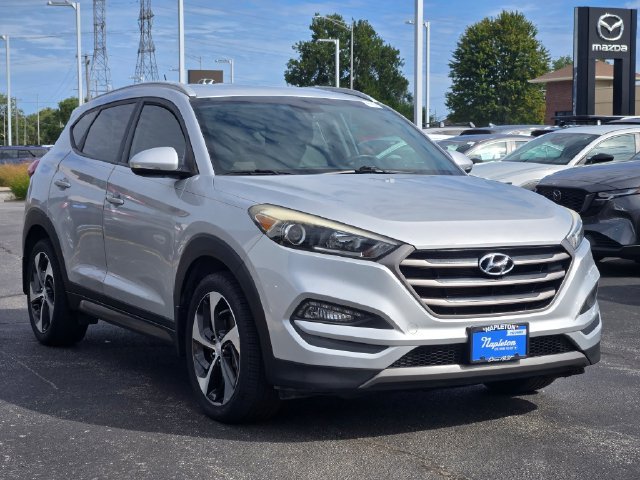 Used 2016 Silver Hyundai Sport image 3