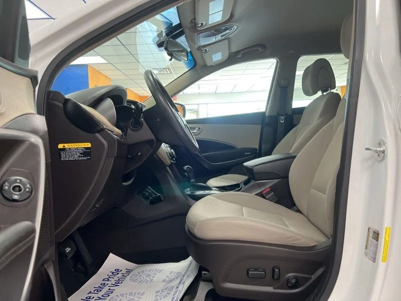 Used 2017 White Hyundai 2.4 Base image 17