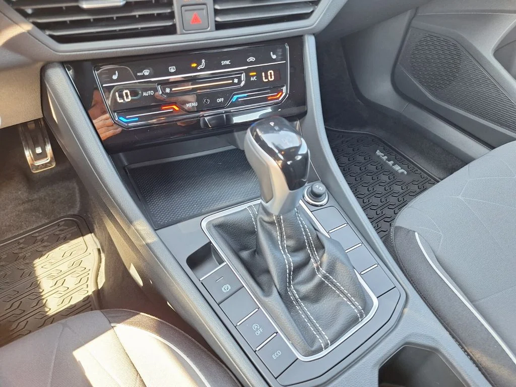 2026 Volkswagen Jetta Sport - Photo 13