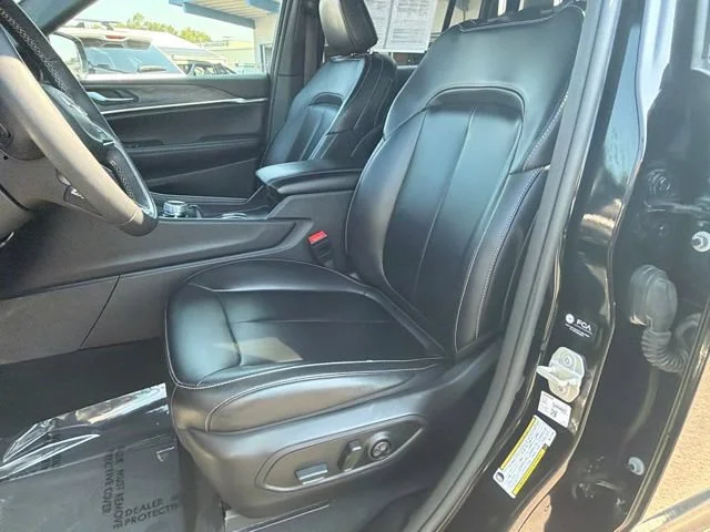 Used 2024 Diamond Black Crystal Pearlcoat Jeep 4xe image 20