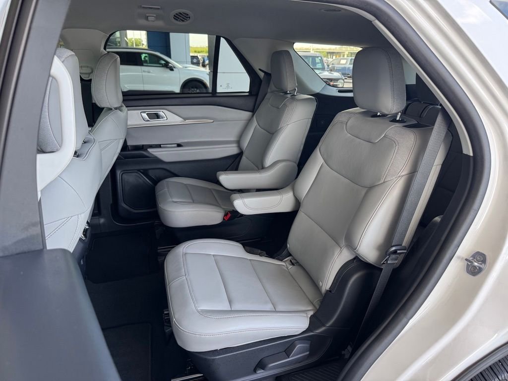 Used 2025 White Ford Active image 21