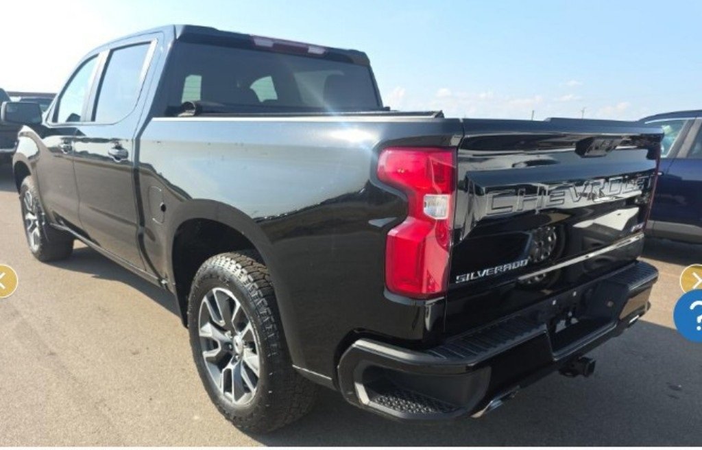 2023 Chevrolet Silverado 1500 RST photo 2