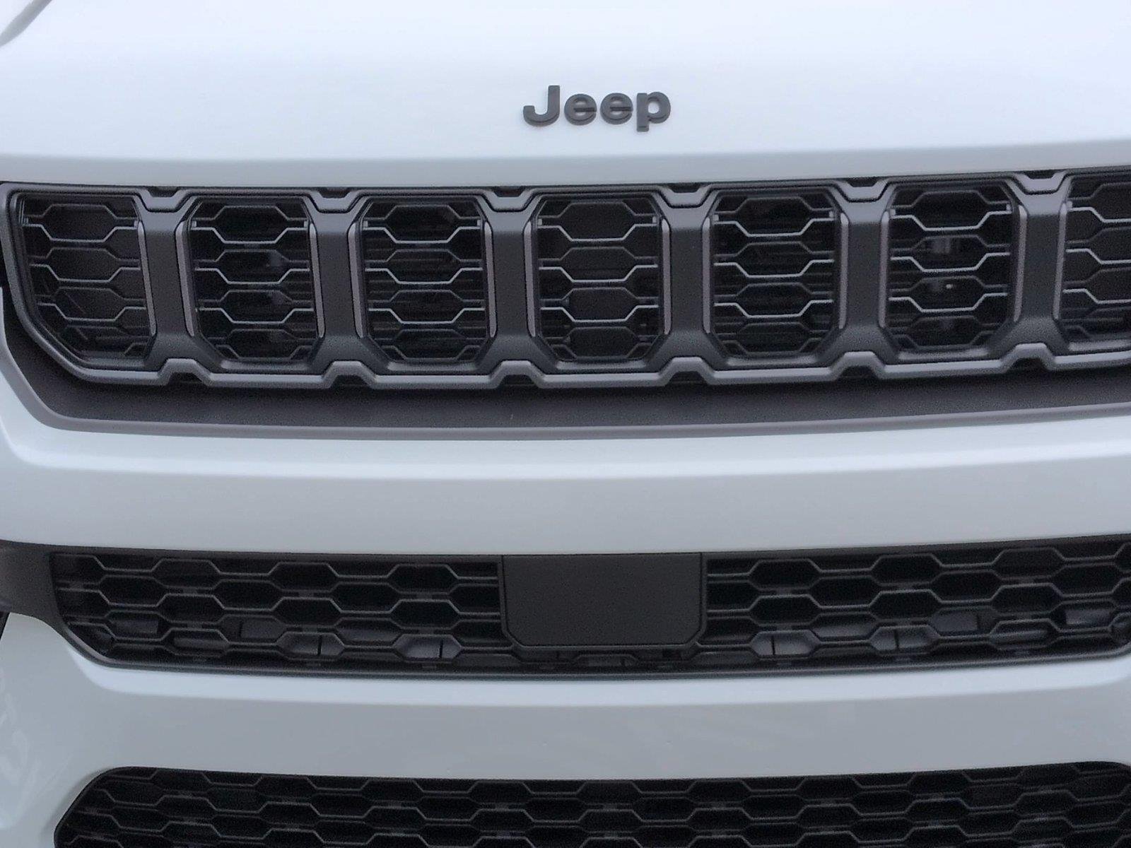 New 2026 Bright White Clear-Coat Exterior Paint Jeep Laredo Altitude image 14