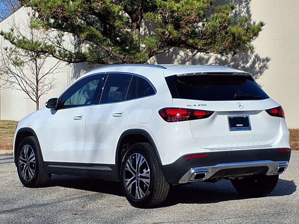 Used 2025 Polar White Mercedes-Benz GLA 250 image 14
