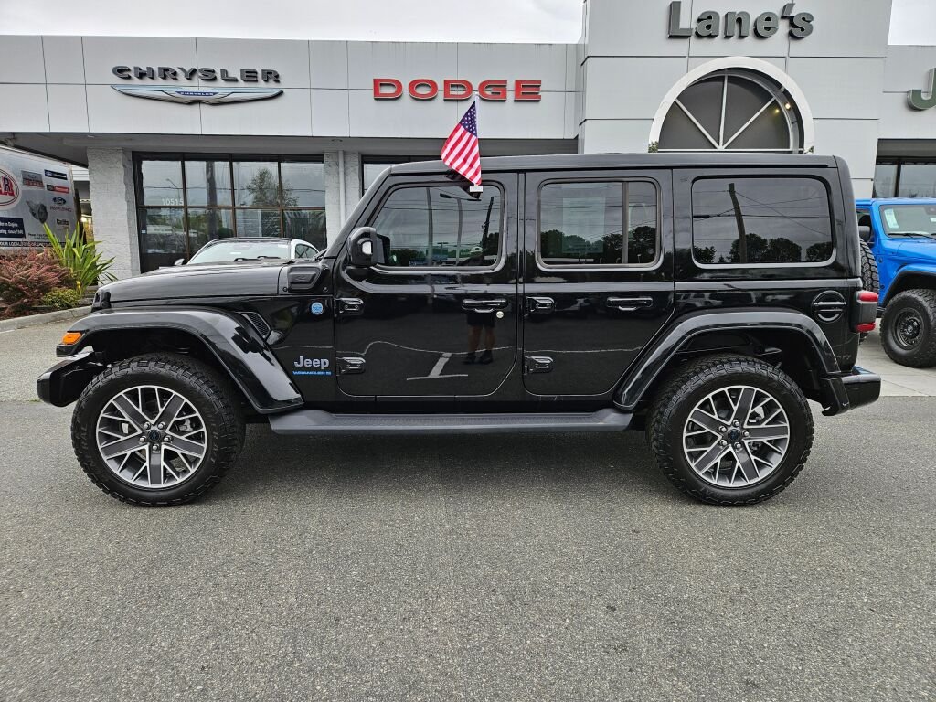 Used 2024 Black Clear Coat Jeep High Altitude 4xe image 2
