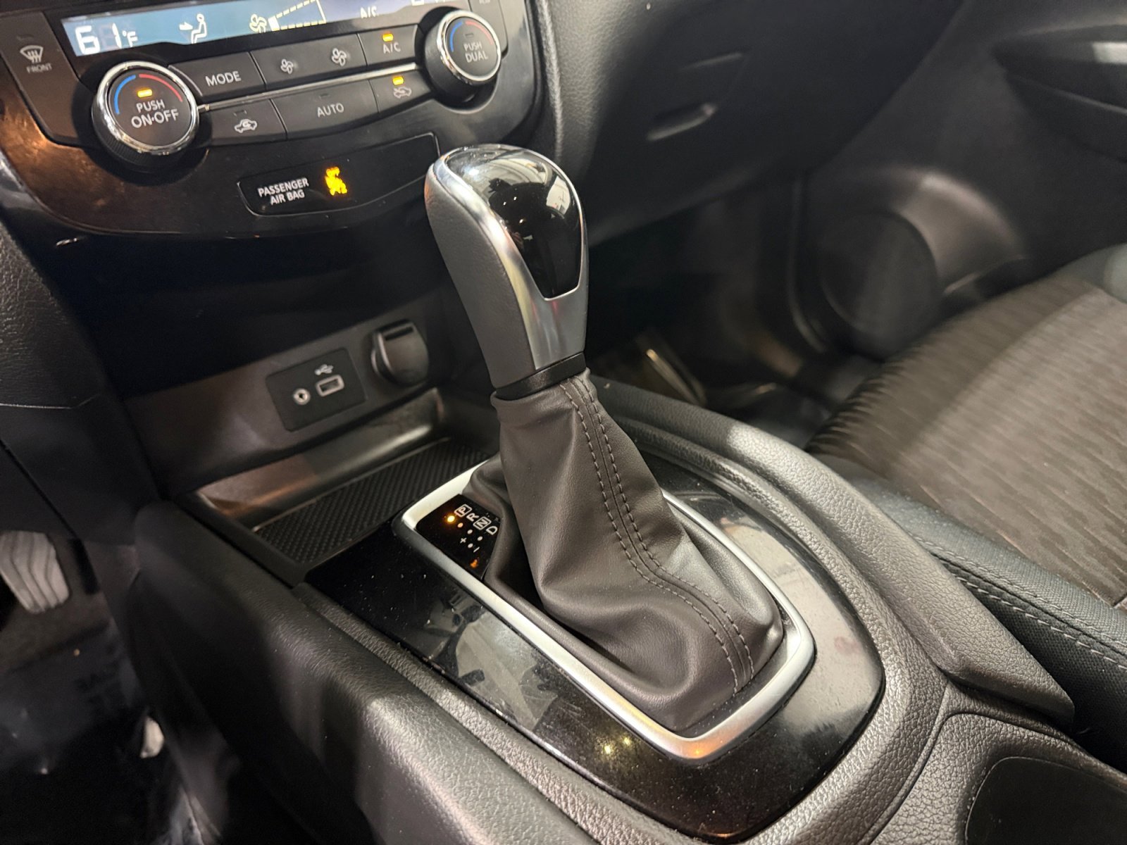 Used 2019 Glacier White Nissan SV image 22