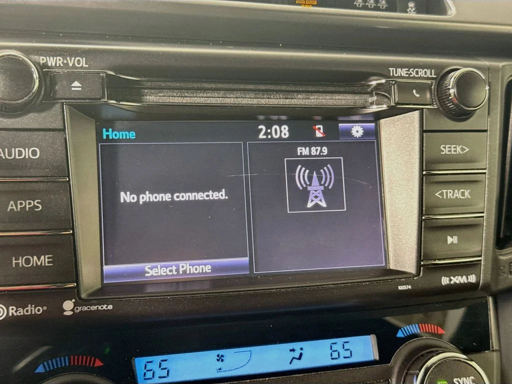 Used 2018 Silver Sky Metallic Toyota SE image 14