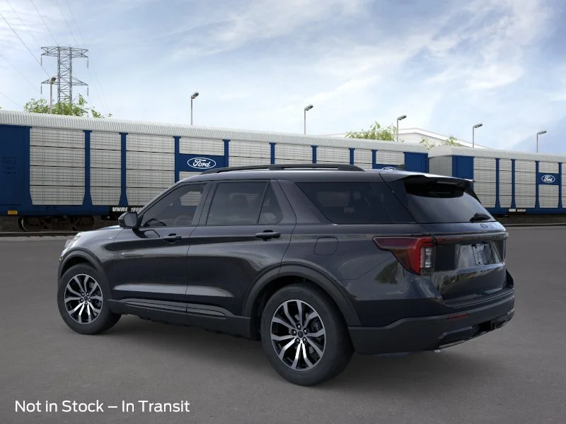 New 2026 Agate Black Metallic Ford ST-Line image 4