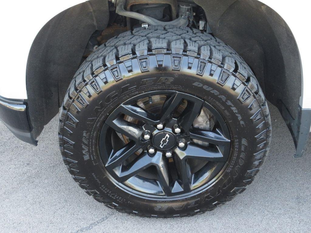 Used 2021 Silver Ice Metallic Chevrolet LT Trail Boss image 16
