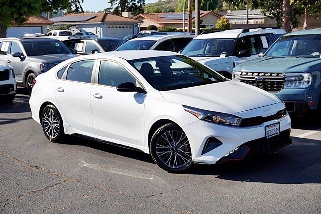 Used 2023 White Kia GT-Line image 2