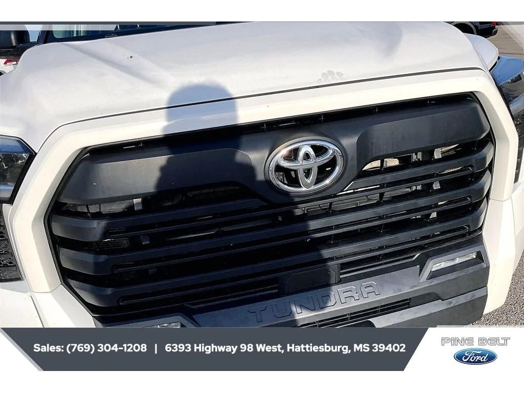Used 2023 Ice Cap Toyota SR5 image 22