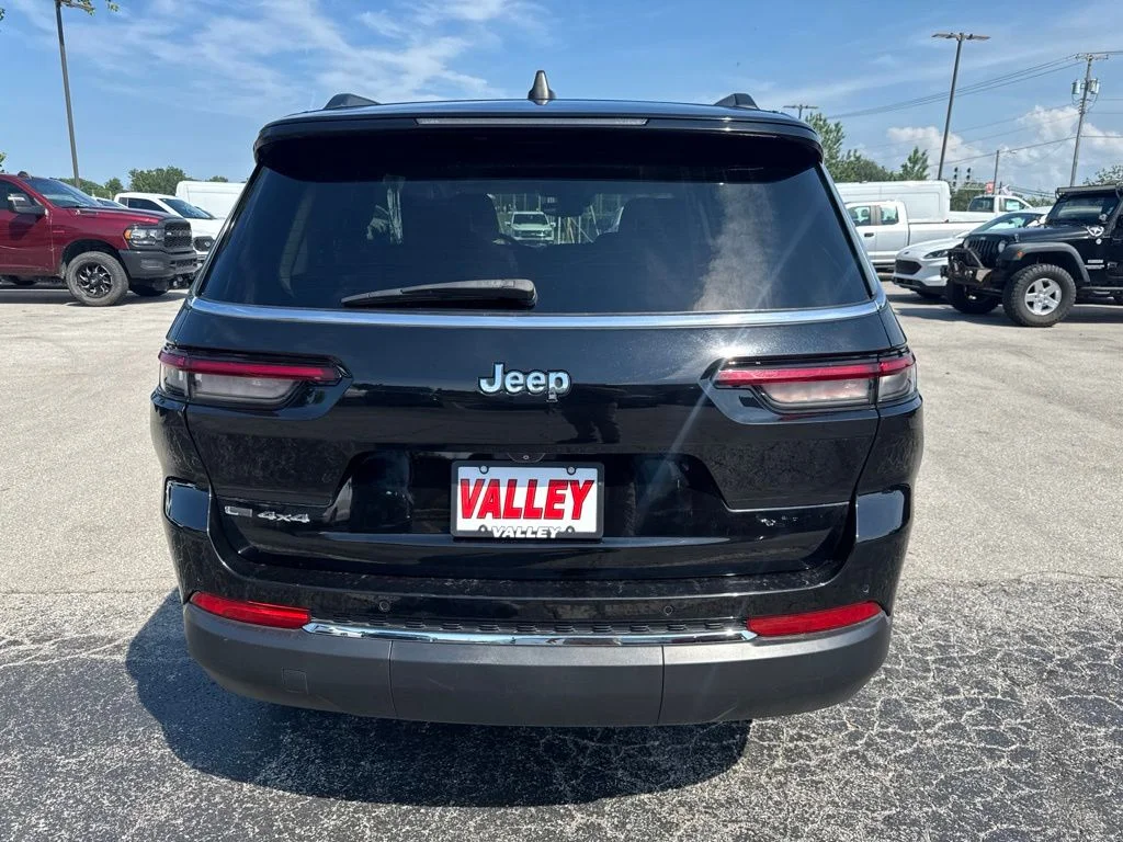 Certified Used 2021 Black Jeep Laredo image 11
