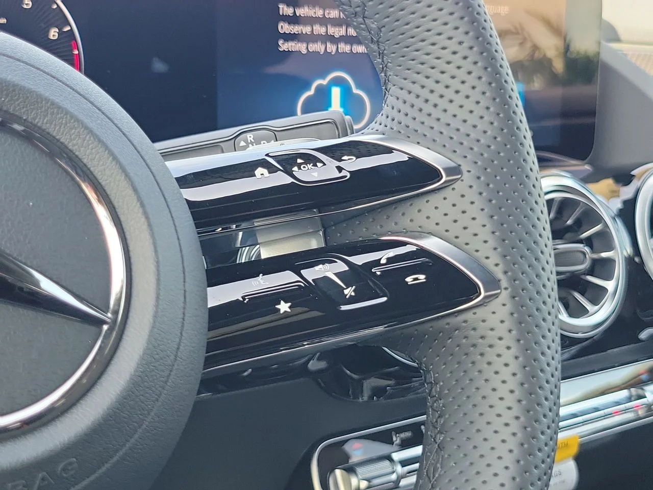 New 2026 Cirrus Silver Metallic Mercedes-Benz GLA 250 image 23