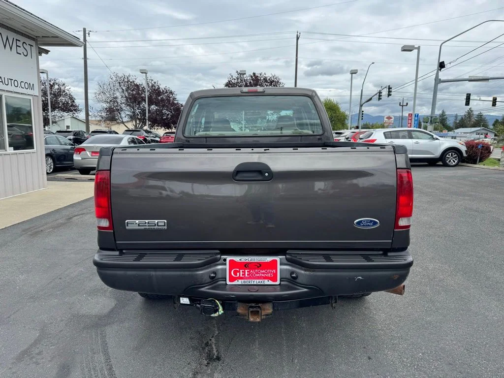 Used 2006 Gray Ford XL image 4