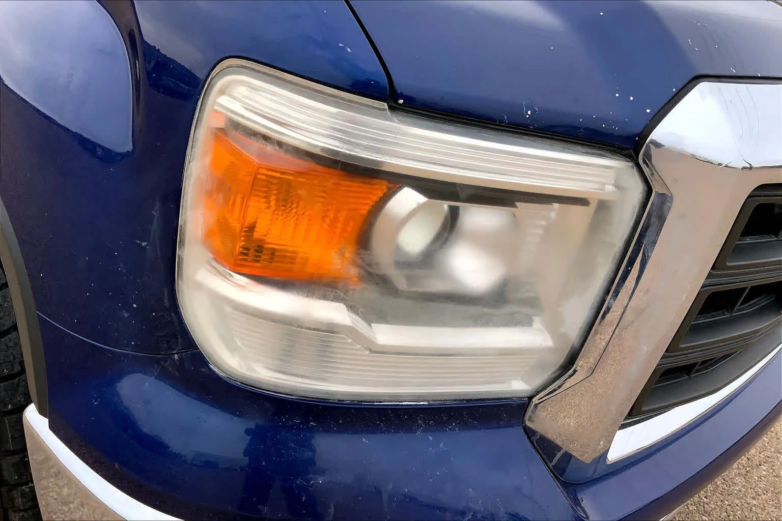 Used 2014 Cobalt Blue Metallic GMC  image 26